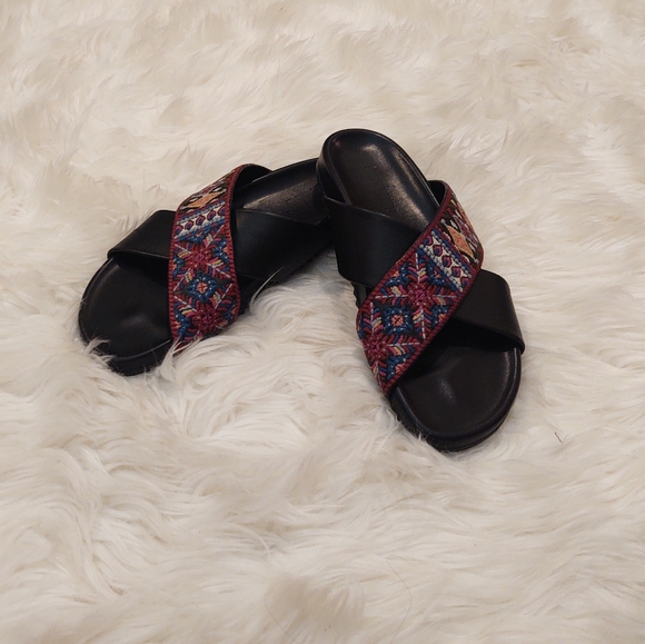 Johnny Was Beatriz Leather Embroidered Sandal - Picture 1 of 6